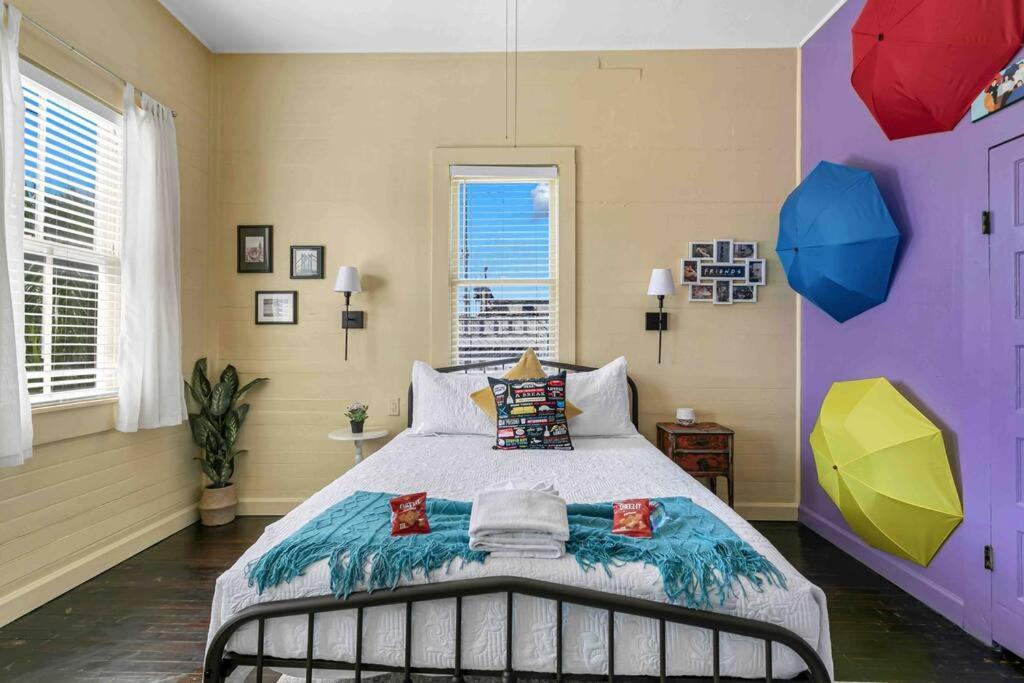 Friends Airbnb Themed 2Bed 2Bath Walkable To All Of Ybor Tampa Eksteriør billede